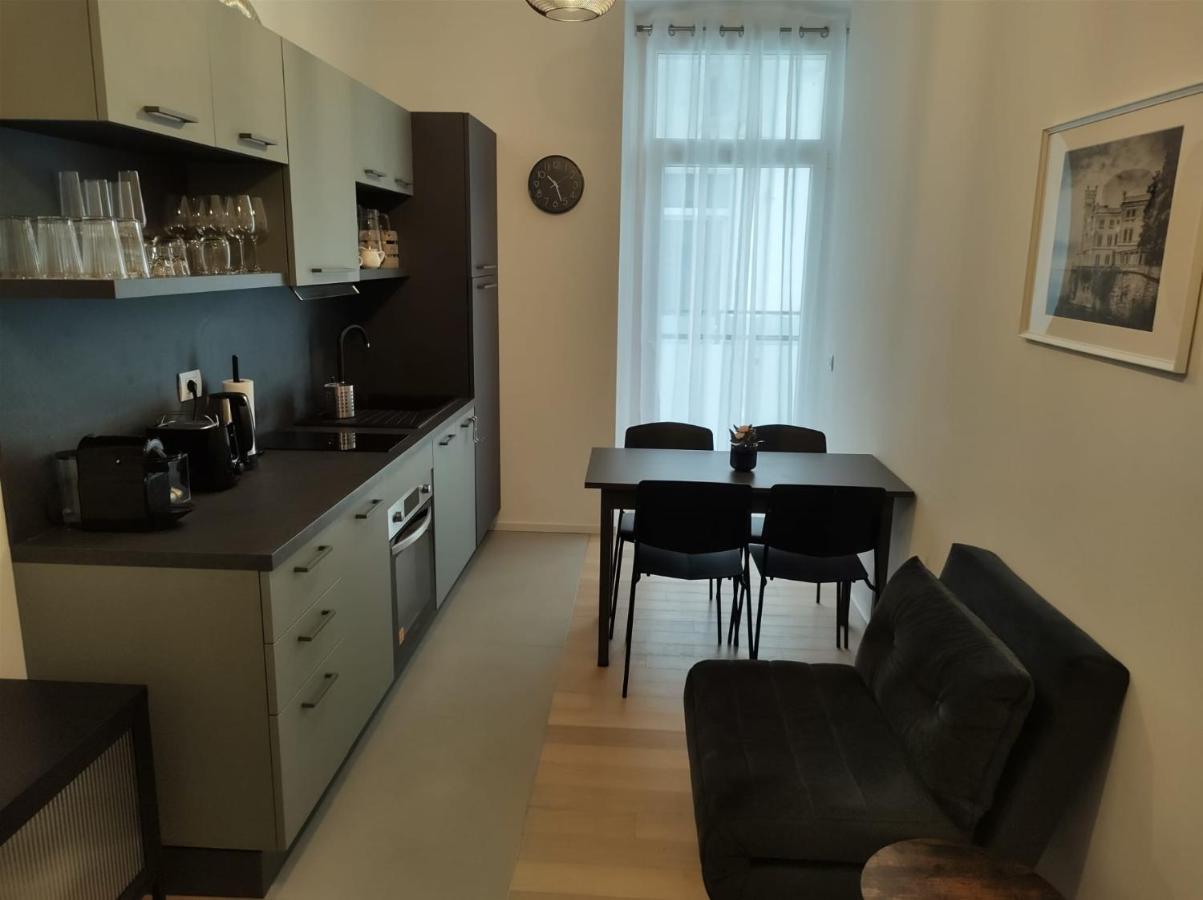 Boutique Apartments Cecilia Трієст Екстер'єр фото