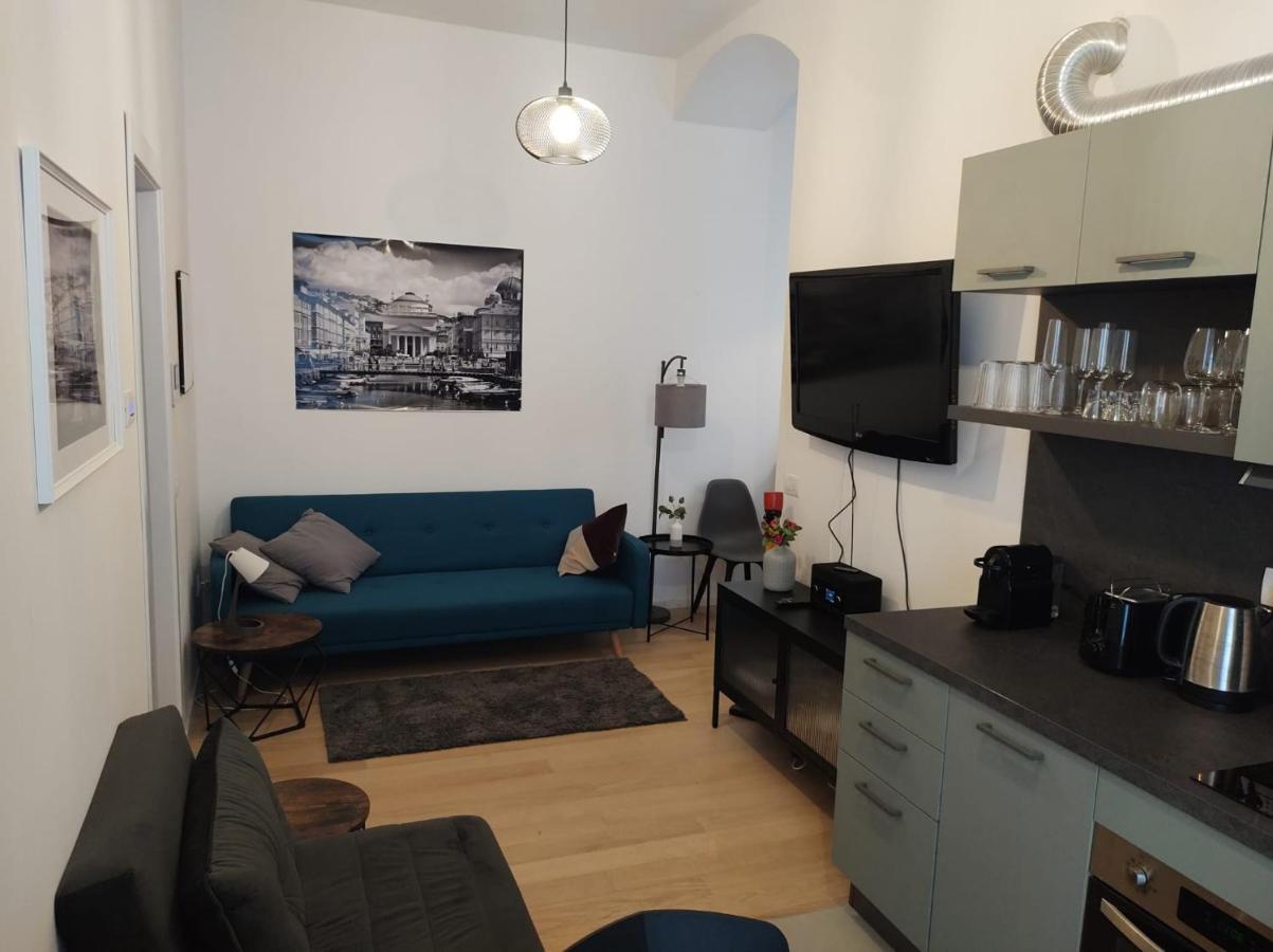 Boutique Apartments Cecilia Трієст Екстер'єр фото