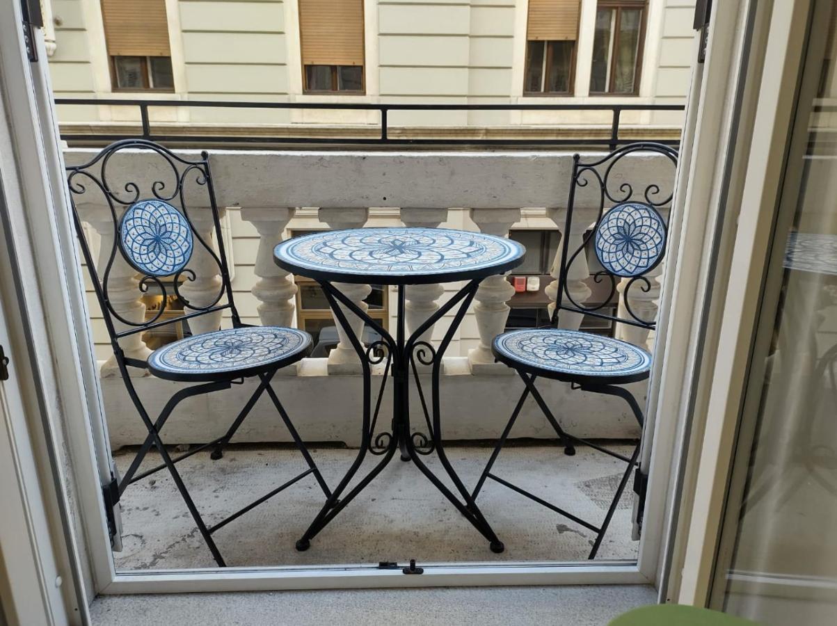 Boutique Apartments Cecilia Трієст Екстер'єр фото
