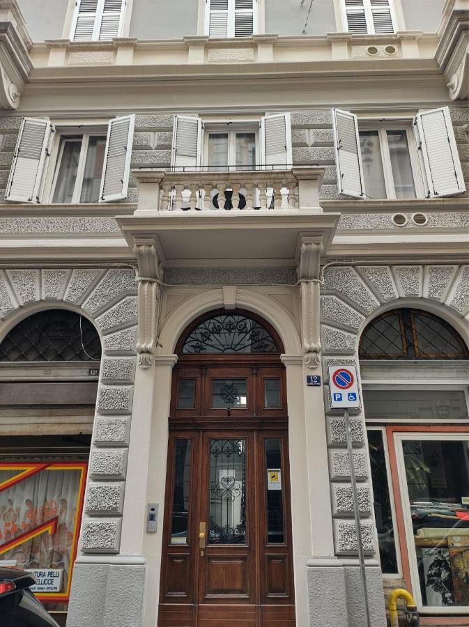Boutique Apartments Cecilia Трієст Екстер'єр фото