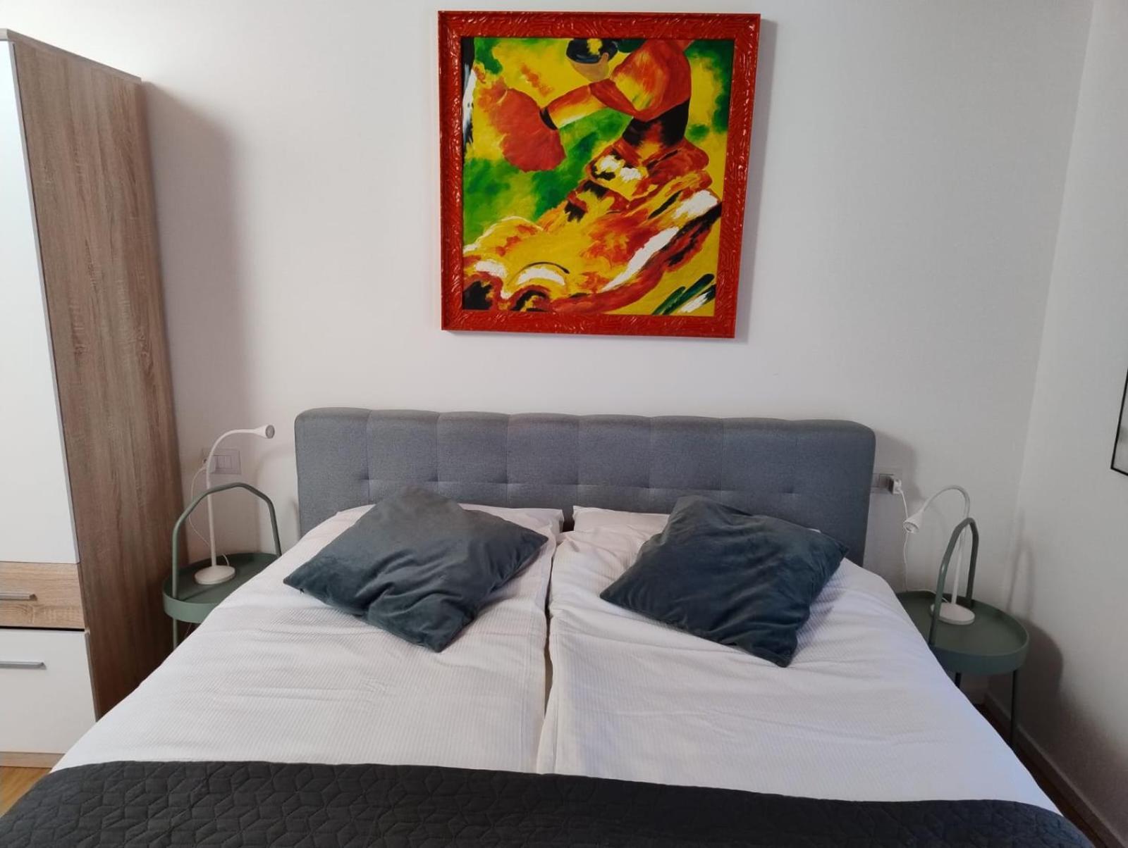 Boutique Apartments Cecilia Трієст Екстер'єр фото