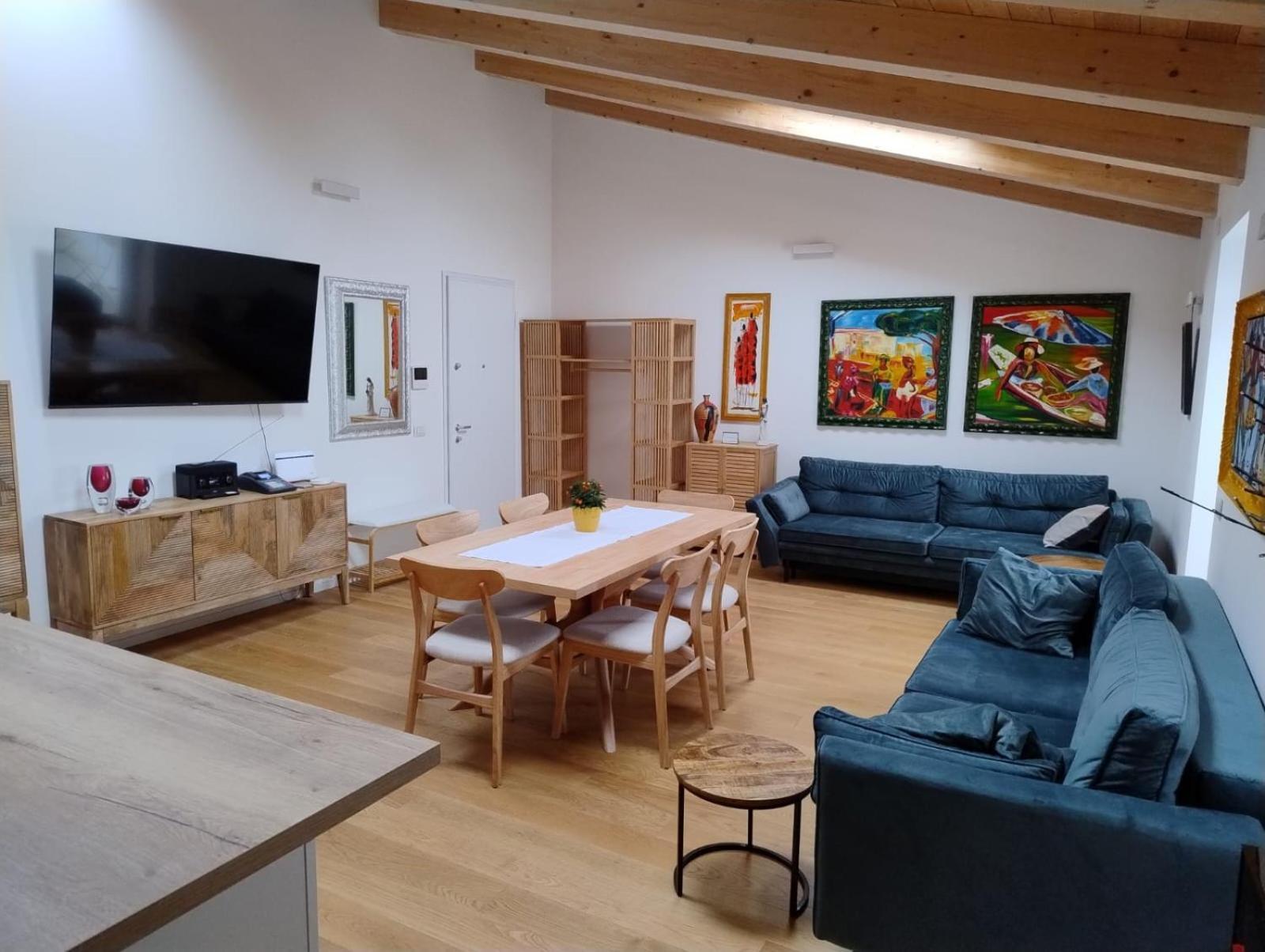 Boutique Apartments Cecilia Трієст Екстер'єр фото